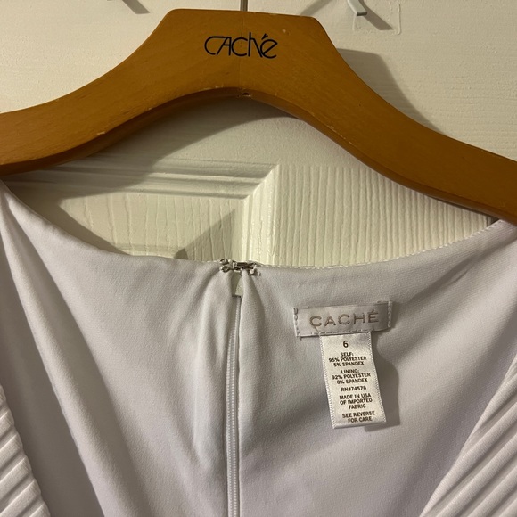 Cache elegant evening ware.Excellent for dinner party or even a beach wedding. - Picture 8 of 9